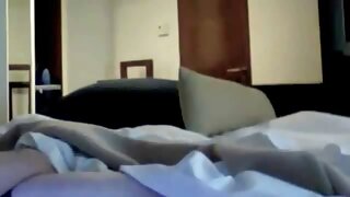 Hukuk bürosunda lezbiyen işeme porno kız