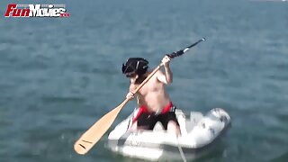 Sıcak seks lezbiyen pprno sarışın için yalvarıyor