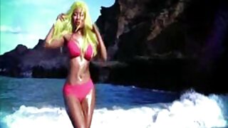 İki süper öpüşen lezbiyenler porno kız için büyük siyah horoz