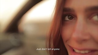 Kız arap lezbiyen porno boşalmak için parmaklarını kullanır